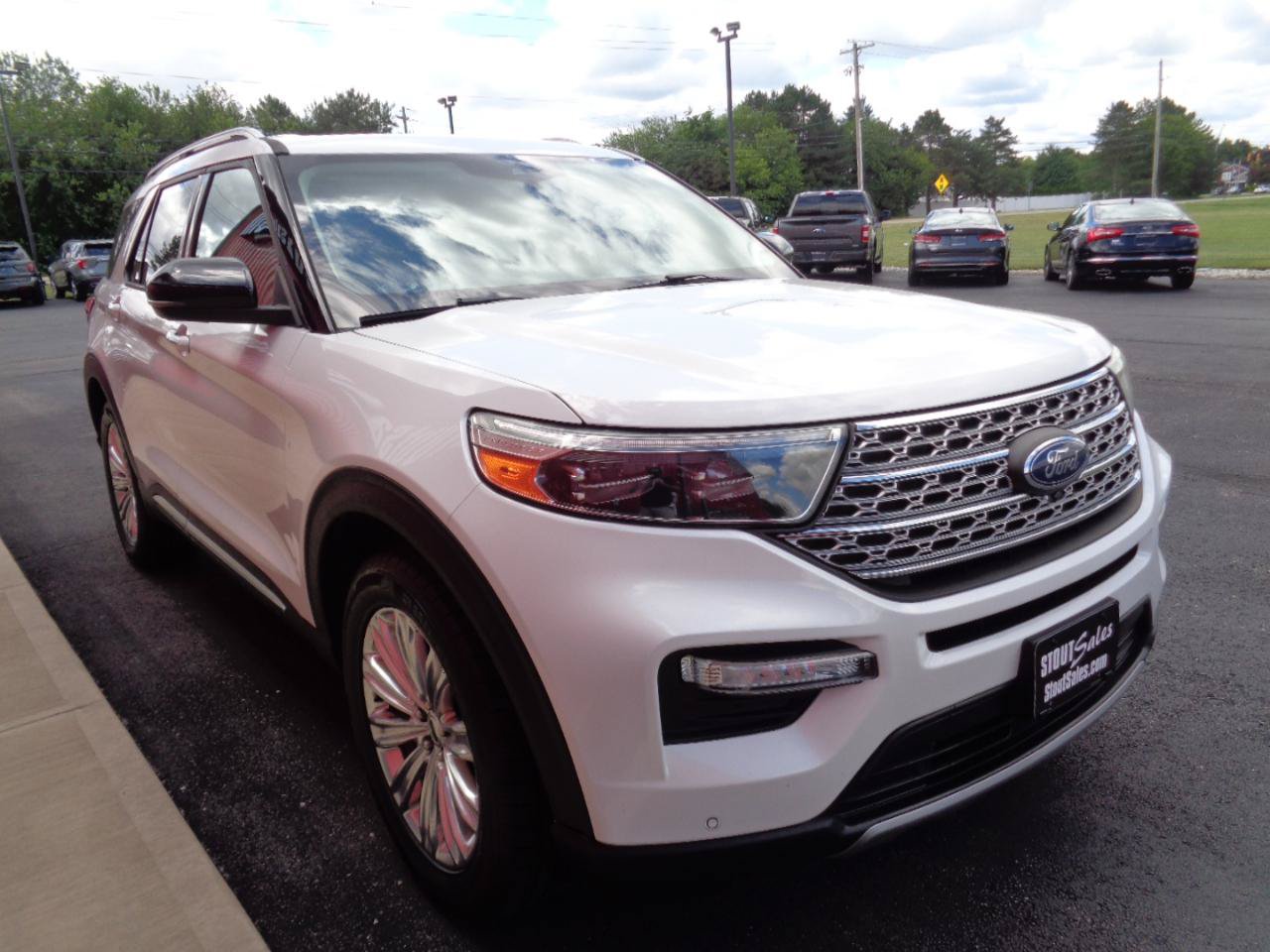 Used 2020 Ford Explorer Limited AWD/4WD image 4
