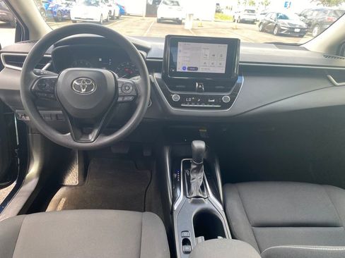 Used 2025 Toyota Corolla LE image 30
