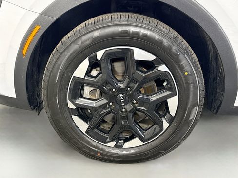Used 2025 Kia Sorento S FWD image 38