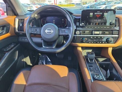 Certified 2023 Nissan Pathfinder Platinum image 10