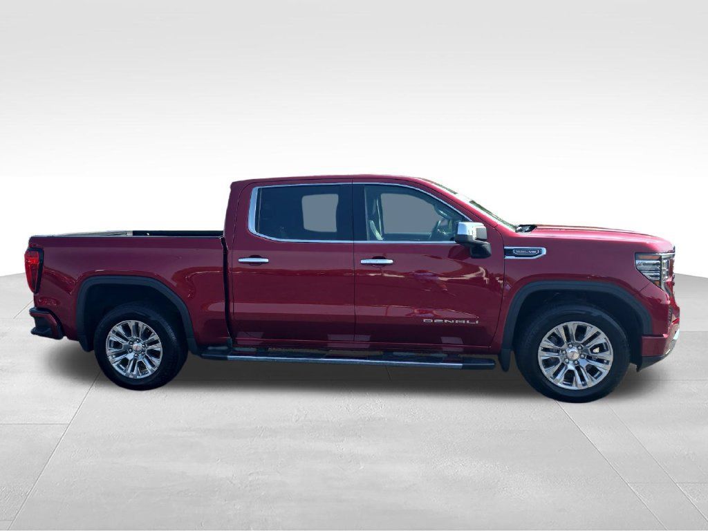 Used 2022 GMC Sierra 1500 Denali w/ Technology Package AWD/4WD image 6