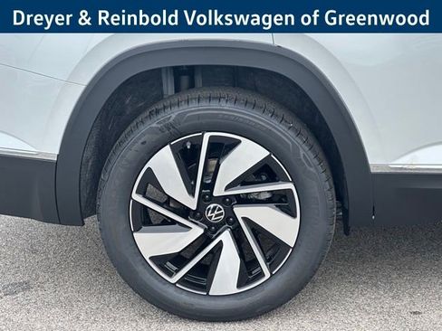 New 2026 Volkswagen Atlas SEL image 9