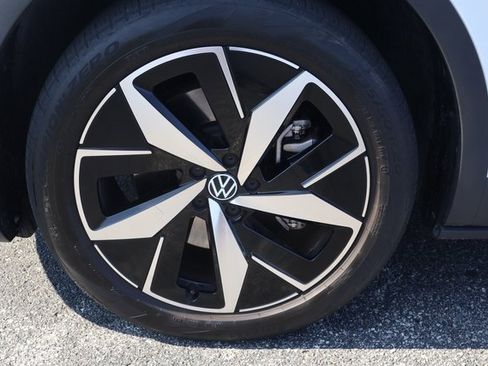 Used 2023 Volkswagen ID.4 Pro S image 9