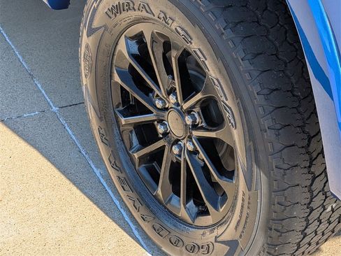 Used 2018 Ford F150 XLT w/ Equipment Group 302A Luxury image 7