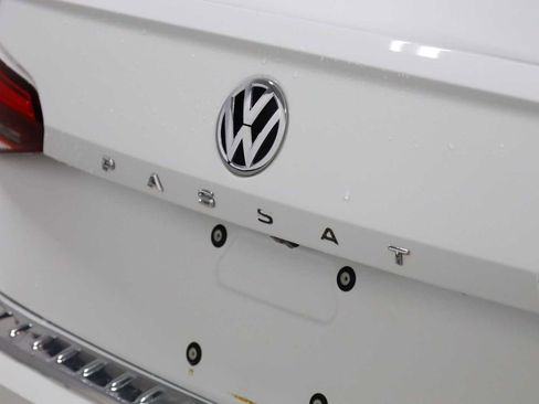 Used 2021 Volkswagen Passat 2.0T SE image 8