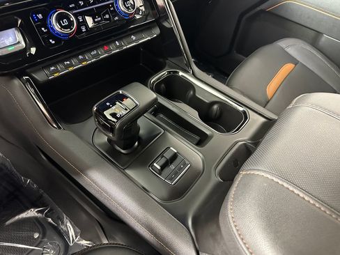 Used 2025 GMC Sierra 1500 AT4 AWD/4WD image 36