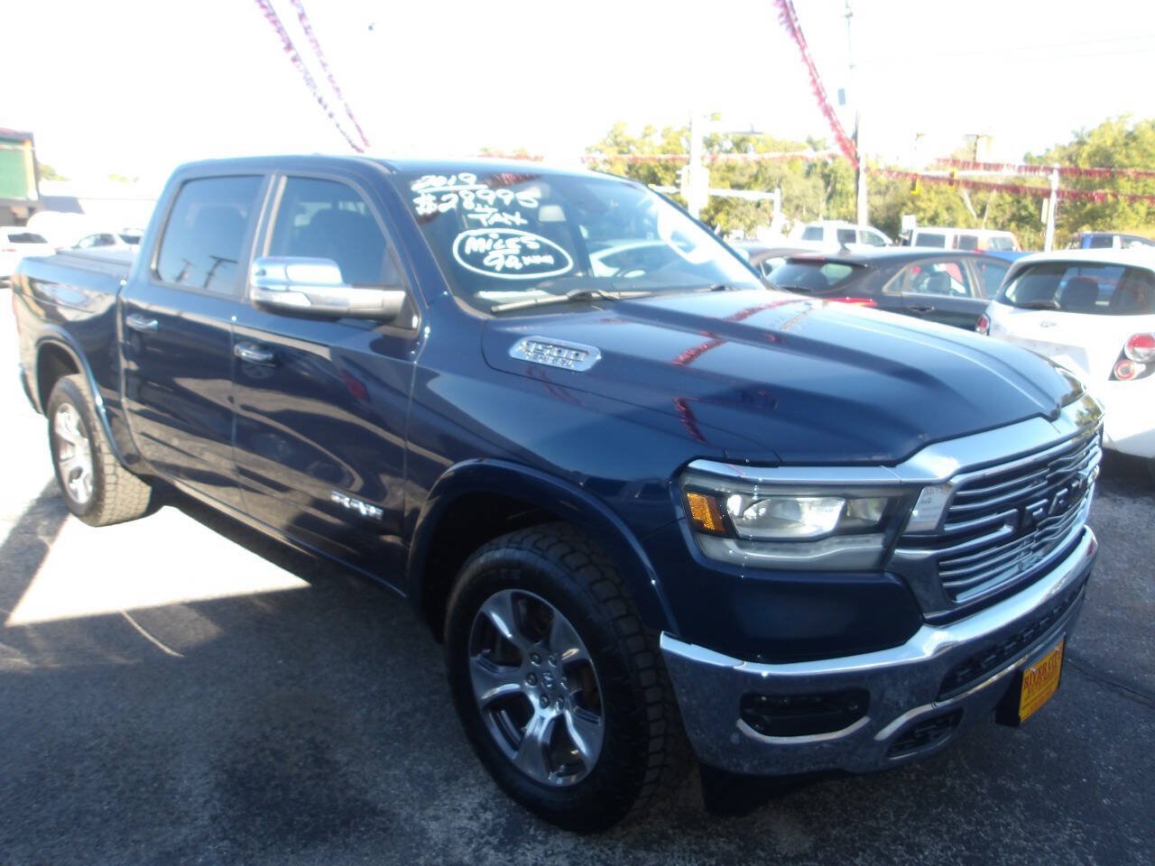 Used 2019 RAM 1500 Laramie AWD/4WD image 1