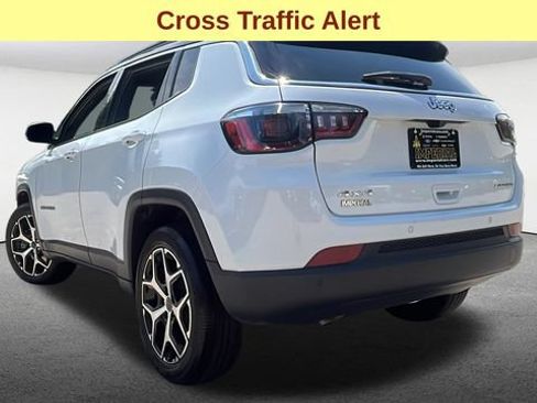 Used 2025 Jeep Compass Limited AWD/4WD image 9