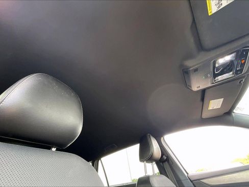 Used 2024 Volkswagen Atlas Cross Sport SE FWD image 31