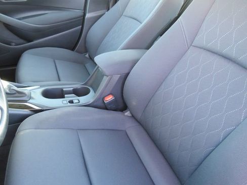 Certified 2025 Toyota Corolla LE image 17