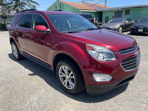 Used 2017 Chevrolet Equinox LT w/ Convenience Package FWD image 4