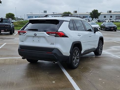 Used 2023 Toyota RAV4 XLE Premium AWD/4WD image 5