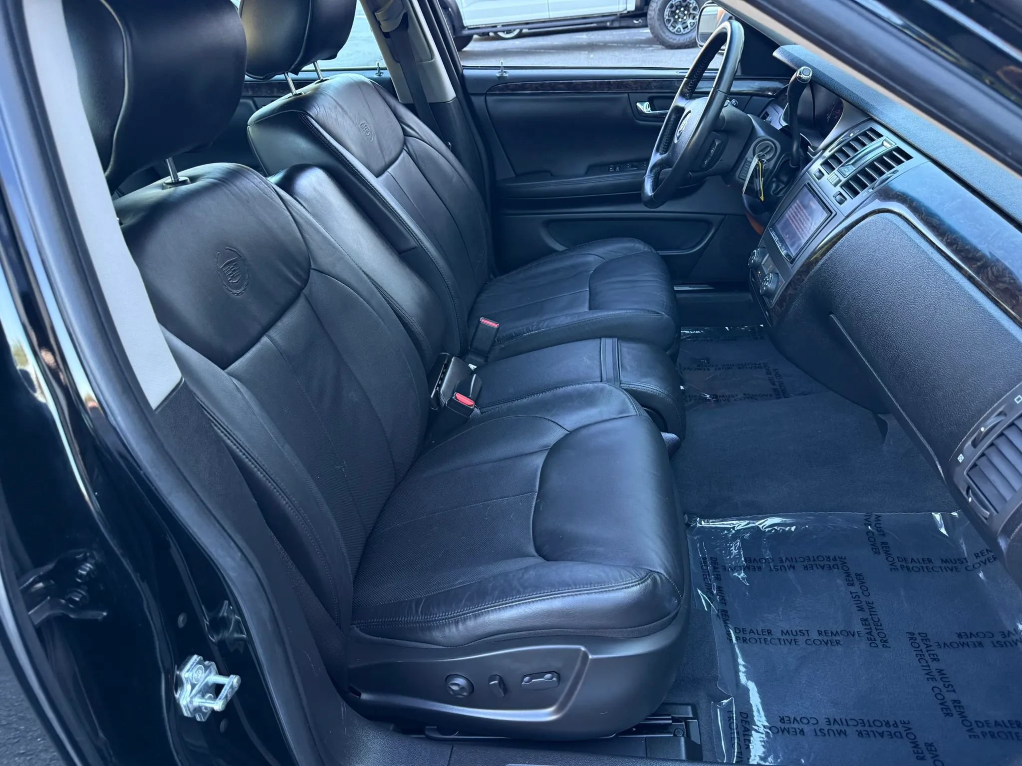 Used 2011 Cadillac DTS FWD image 23