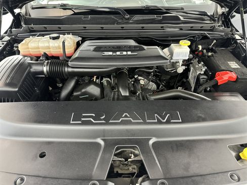 Used 2022 RAM 1500 Limited image 11