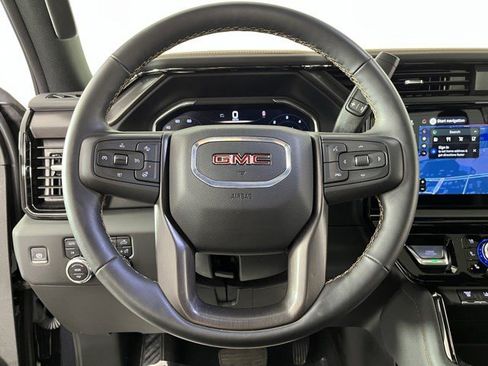 Used 2025 GMC Sierra 2500 AT4 w/ AT4 Premium Plus Package AWD/4WD image 17