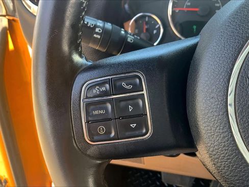 Used 2012 Jeep Wrangler Unlimited Rubicon w/ Connectivity Group AWD/4WD image 23