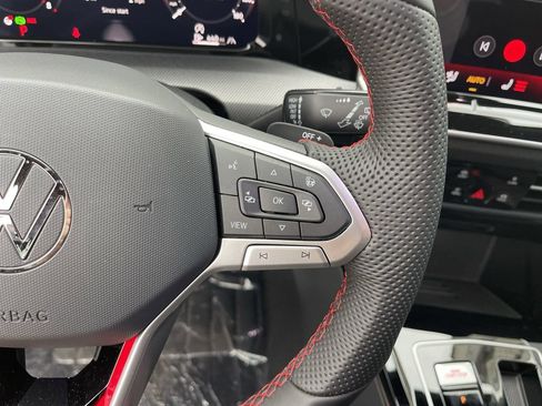 New 2026 Volkswagen GTI SE FWD image 21