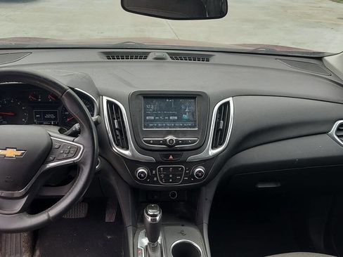 Used 2018 Chevrolet Equinox LT image 4