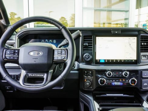 Used 2025 Ford F450 Platinum AWD/4WD image 17