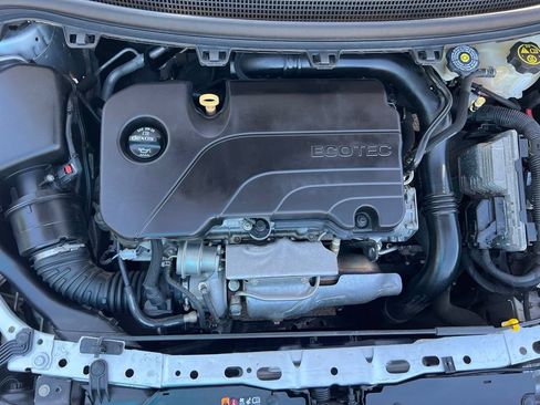 Used 2018 Chevrolet Cruze LT FWD image 44