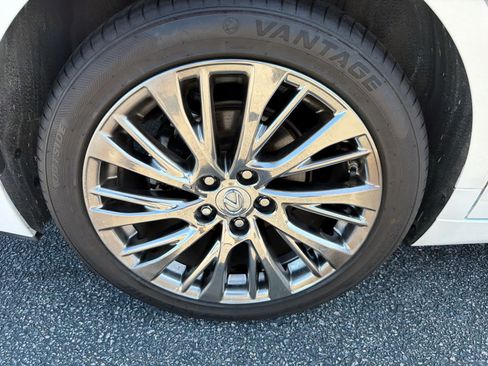 Used 2020 Lexus ES 350 w/ Premium Package FWD image 29