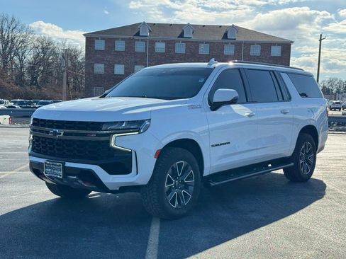 Used 2021 Chevrolet Suburban Z71 w/ Z71 Signature Package image 8