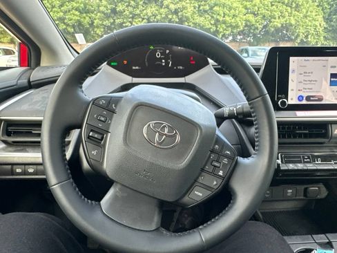 Used 2026 Toyota Prius LE FWD image 26