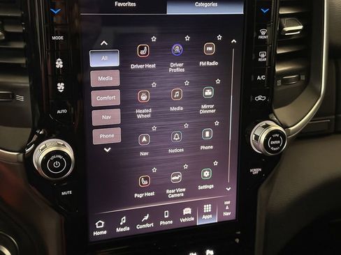 New 2026 RAM 1500 4x4 Crew Cab image 38