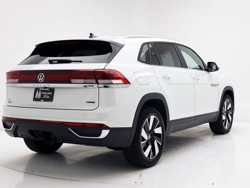 Used 2025 Volkswagen Atlas Cross Sport SE image 9