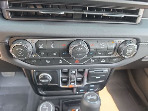 New 2026 Jeep Wrangler Unlimited Sahara AWD/4WD image 19