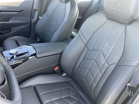 New 2025 BMW 530i image 19