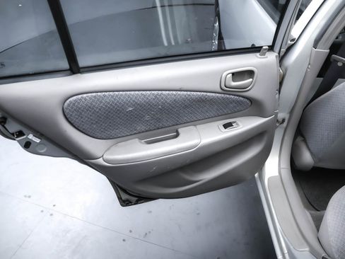 Used 2000 Toyota Corolla VE image 14