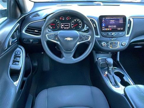 Used 2022 Chevrolet Malibu LT image 13