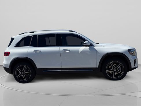 New 2026 Mercedes-Benz GLB 250 4MATIC image 6