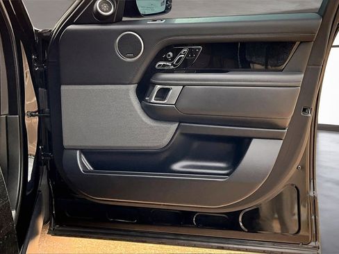 Used 2022 Land Rover Range Rover P525 Westminster Edition image 19