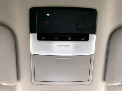 Used 2025 Nissan Pathfinder SL AWD/4WD image 36
