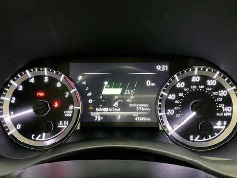 Used 2023 Toyota Highlander XLE AWD/4WD image 20