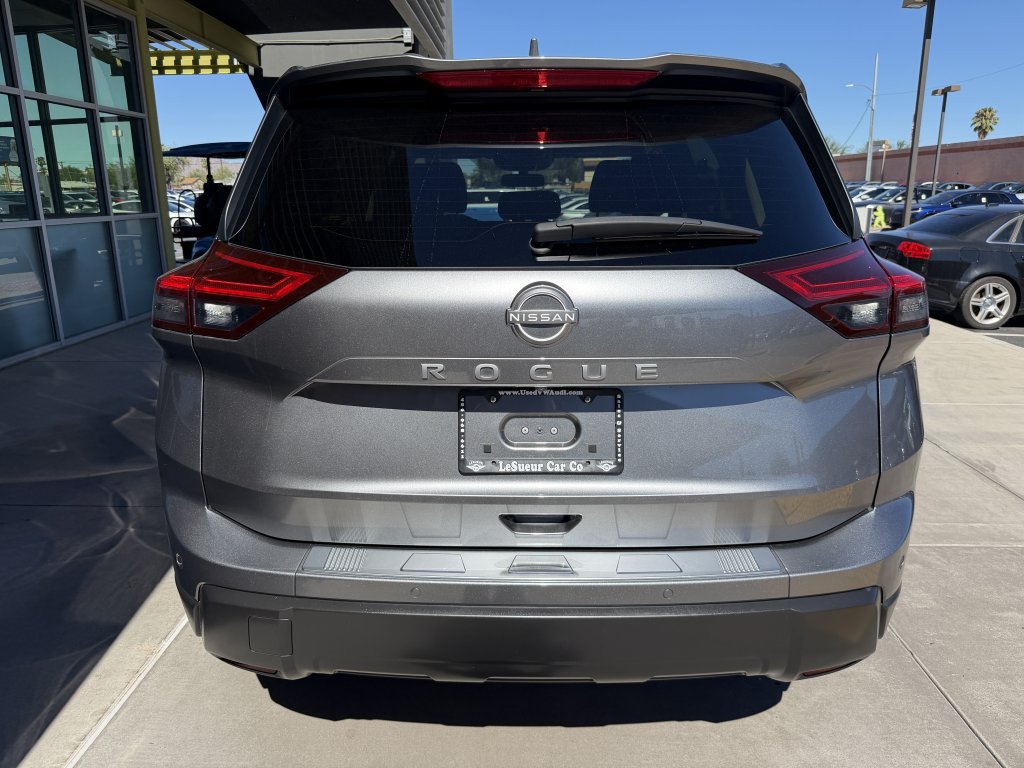 Used 2025 Nissan Rogue SV FWD image 13