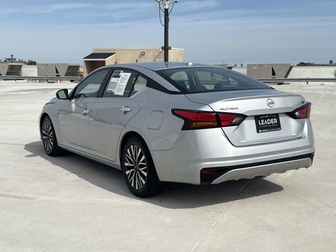 Used 2023 Nissan Altima 2.5 SV image 5
