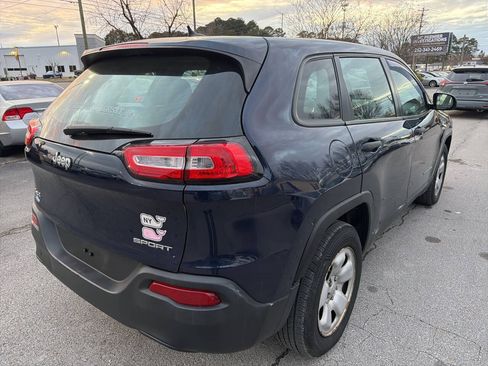 Used 2014 Jeep Cherokee Sport w/ Cold Weather Group AWD/4WD image 6