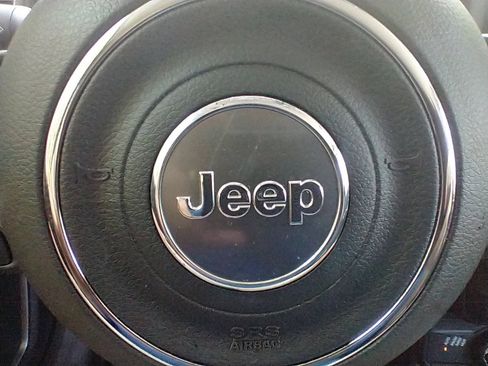 Used 2022 Jeep Renegade Latitude w/ Convenience Group image 27