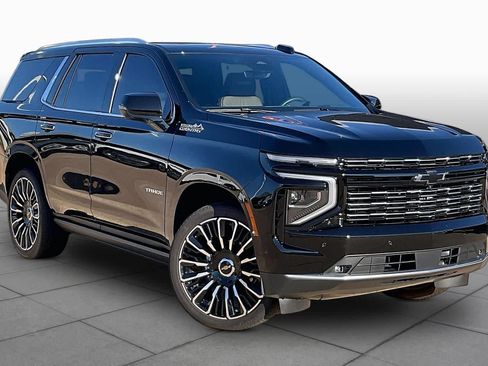 Certified 2026 Chevrolet Tahoe High Country w/ LPO, Illumination Package AWD/4WD image 2
