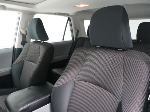 Used 2011 Toyota 4Runner SR5 w/ Convenience Pkg RWD image 10