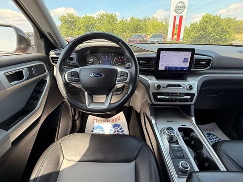 Used 2022 Ford Explorer XLT w/ Equipment Group 202A AWD/4WD image 27