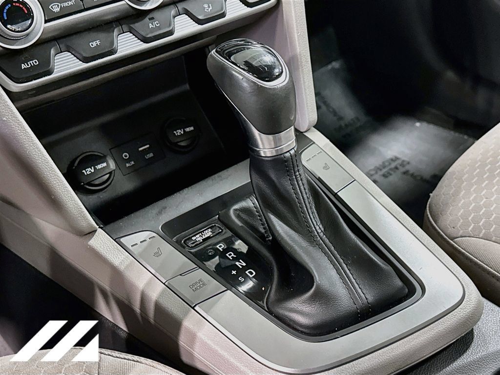 Used 2020 Hyundai Elantra Value Edition FWD image 18