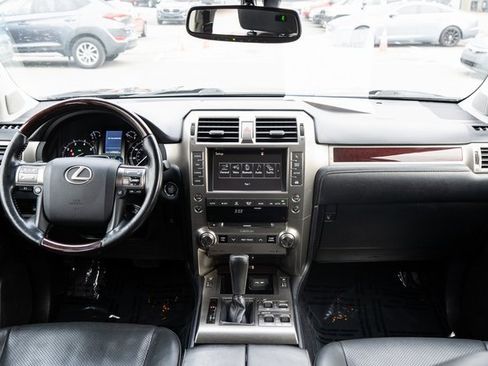 Used 2019 Lexus GX 460 Luxury image 16