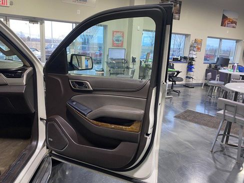Used 2015 GMC Yukon XL Denali w/ Touring Package AWD/4WD image 23