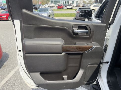 Used 2020 GMC Sierra 1500 Elevation image 29