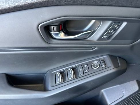 Used 2023 Honda Accord EX-L image 11