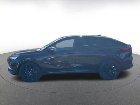 Used 2025 Buick Envista Sport Touring image 9